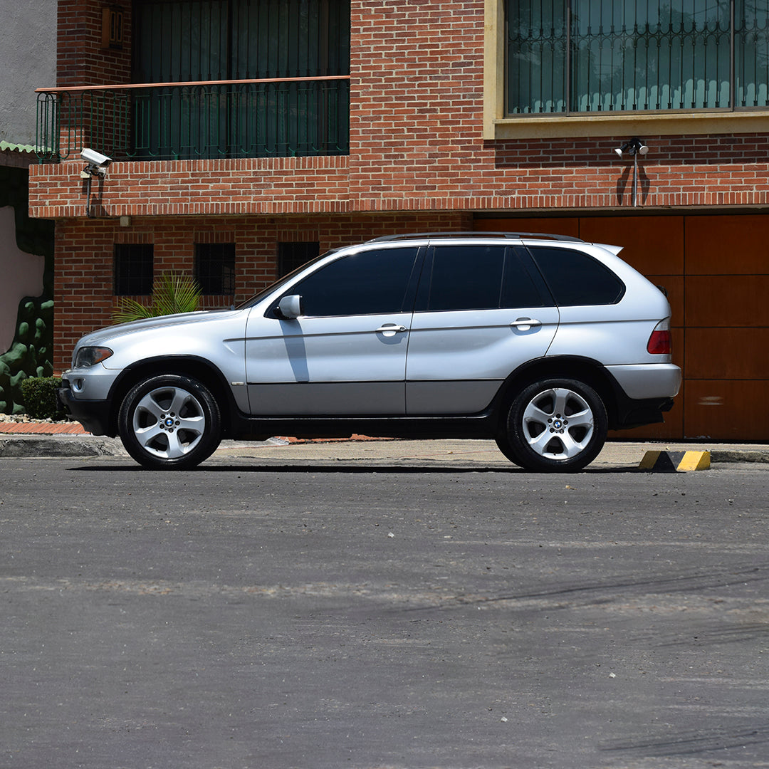 BMW X5 4.4i 2005