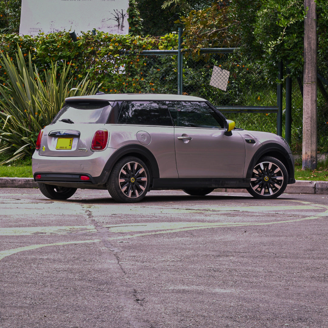 Mini Cooper SE Iconic Eléctrico 2024 (8500Km)